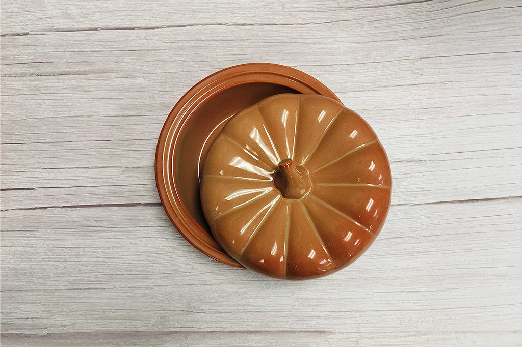 Ceramic pumpkin-shaped dish with lid