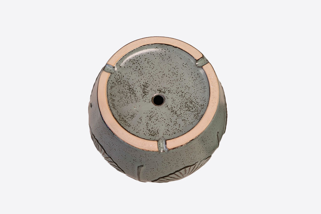 Ichou planter base shown with drainage hole