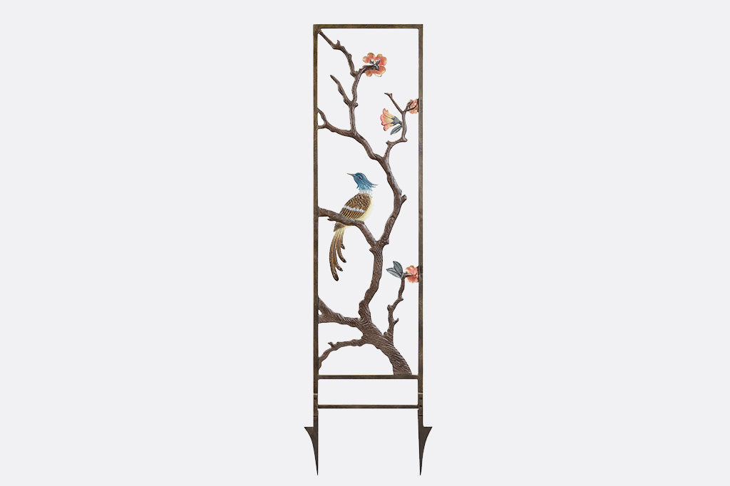back view of trellis, bird overlooking left shoulder.