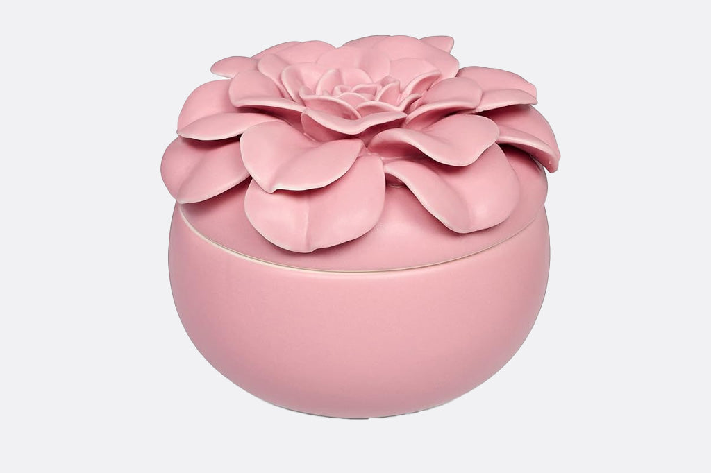 3 wick candle with ceramic 3D blossom lid