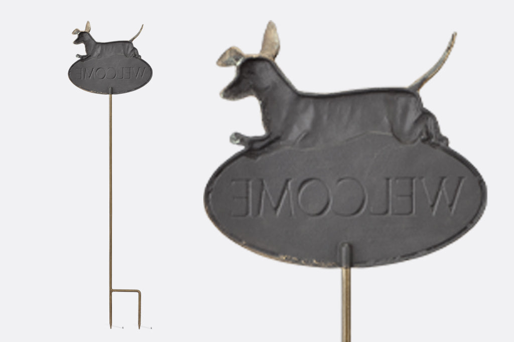 Back of Dachshund welcome sign 