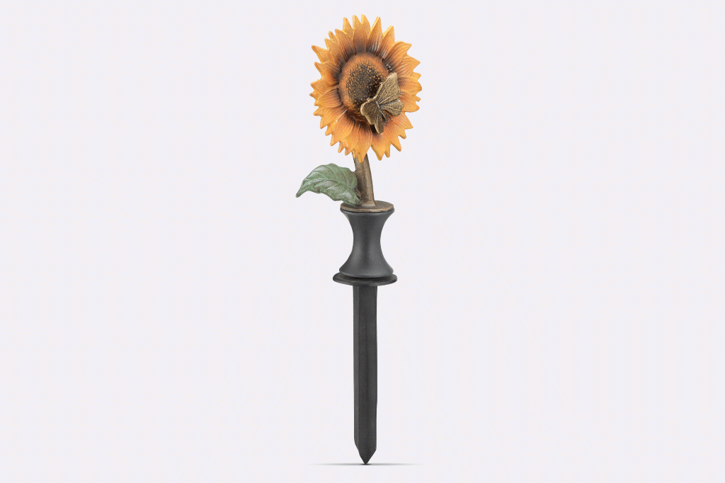 rotating animation of sunflower hose guard, face right left back and front 