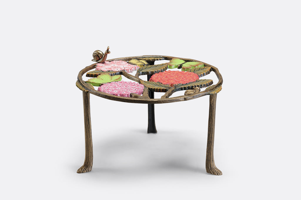 A set of 2 plant stands featuring details of pink hydrangeas, leaves, snails, and butterflies.