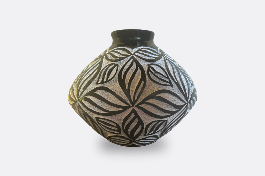 Cruciflora Art Vase